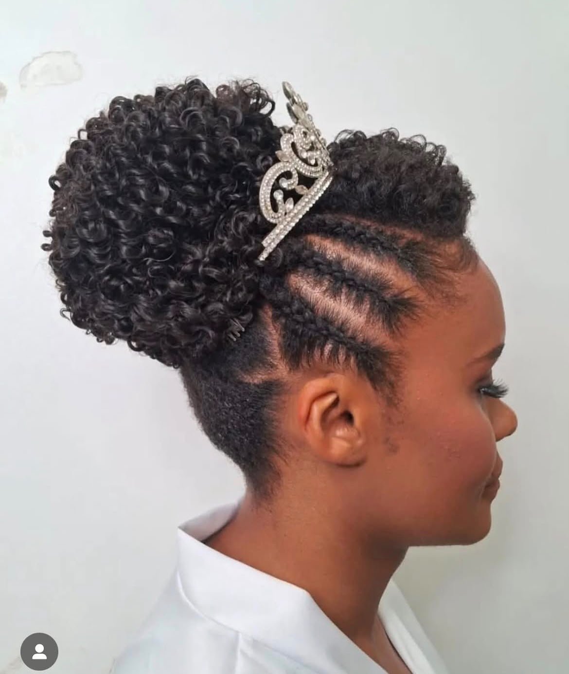Produção de cabelo e maquiagem